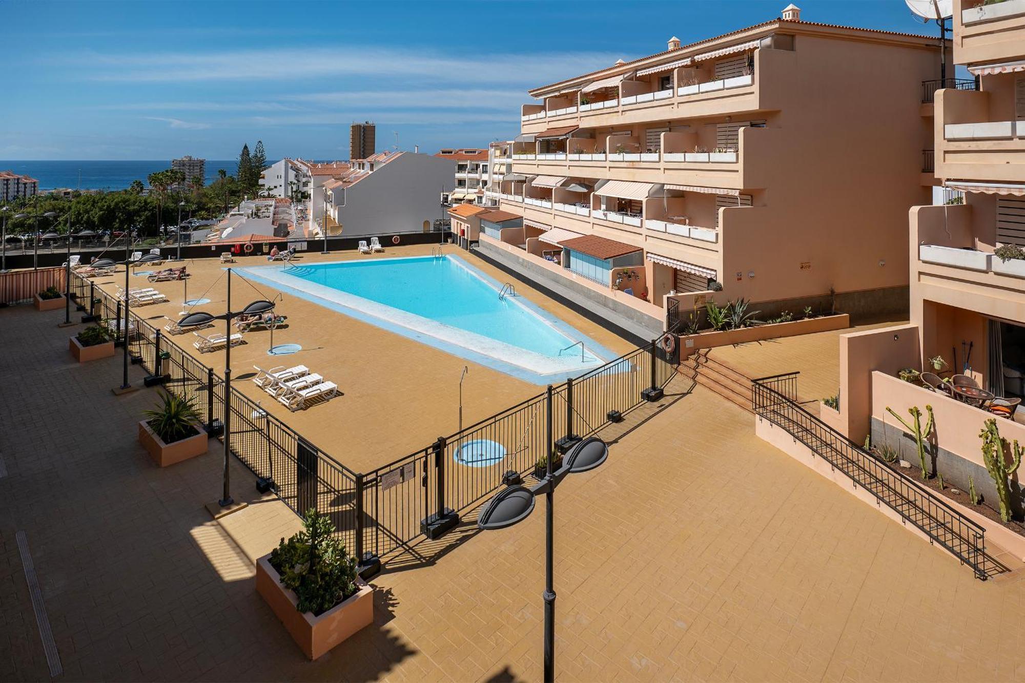 Los Cristianos Piscina Y Terraza Esterno foto